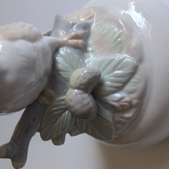 Porcelain Owl Musical Figurine - Picture 2 of 6